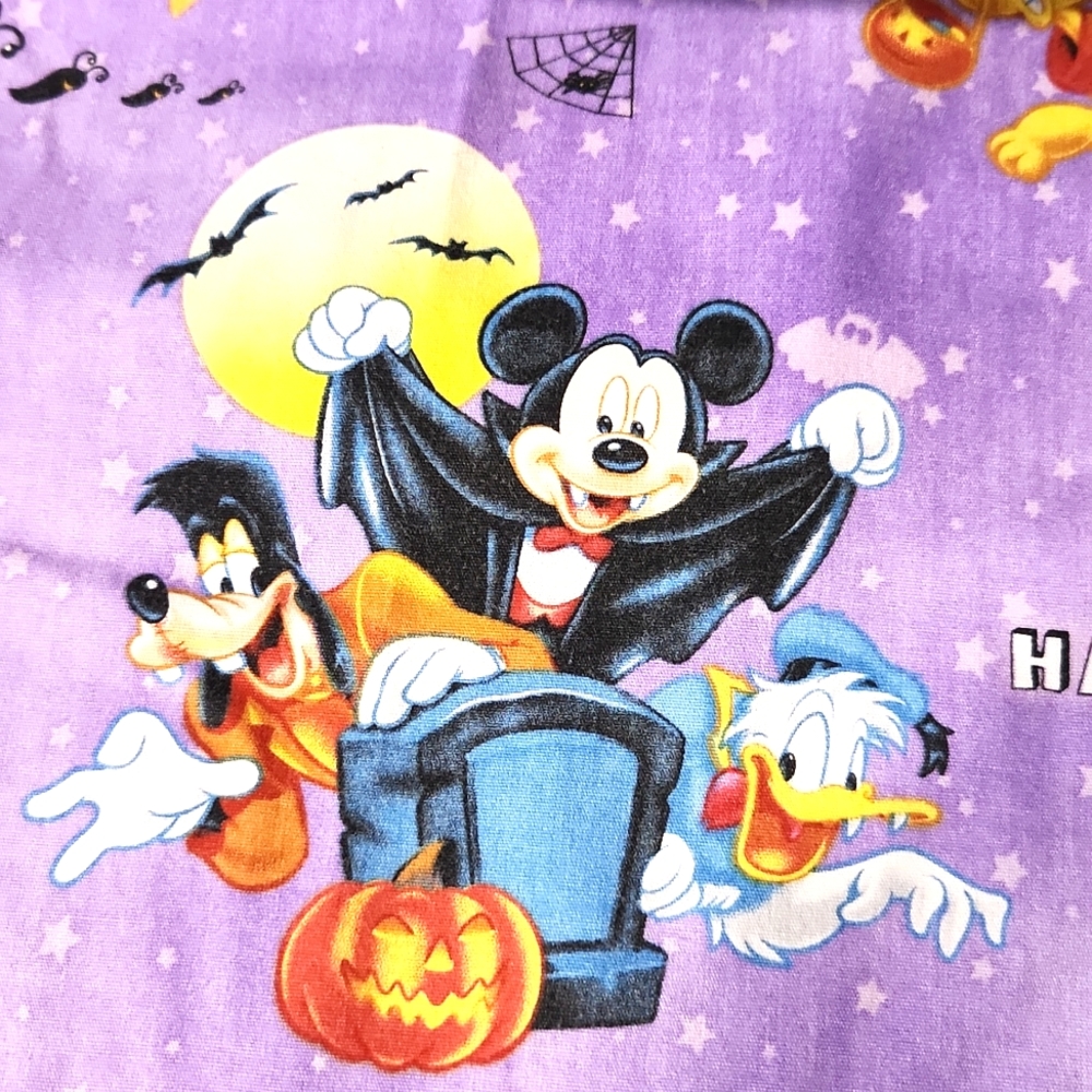 Disney Halloween Scrubs Mickey Mouse, Pluto & Donald Purple Size Medium - Picture 2 of 8